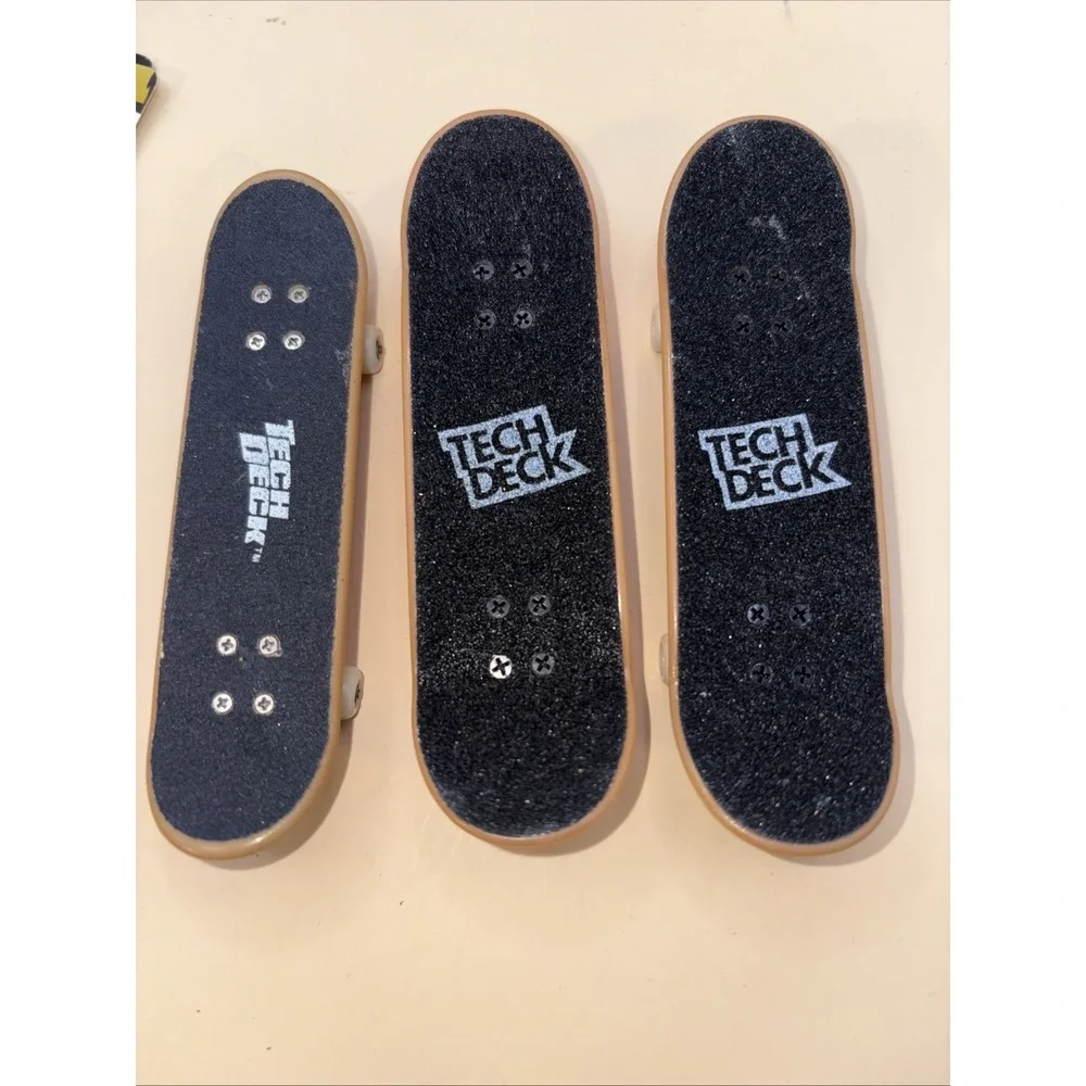 Tech Deck Spin Master Mixed Lot Skate Park Ramp, Boards, 3 Tech Decks, 4 Cards